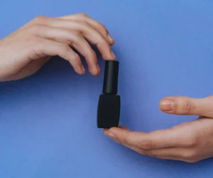 Lakiery bez TPO, od kiedy musisz ich używać i dlaczego to ważne