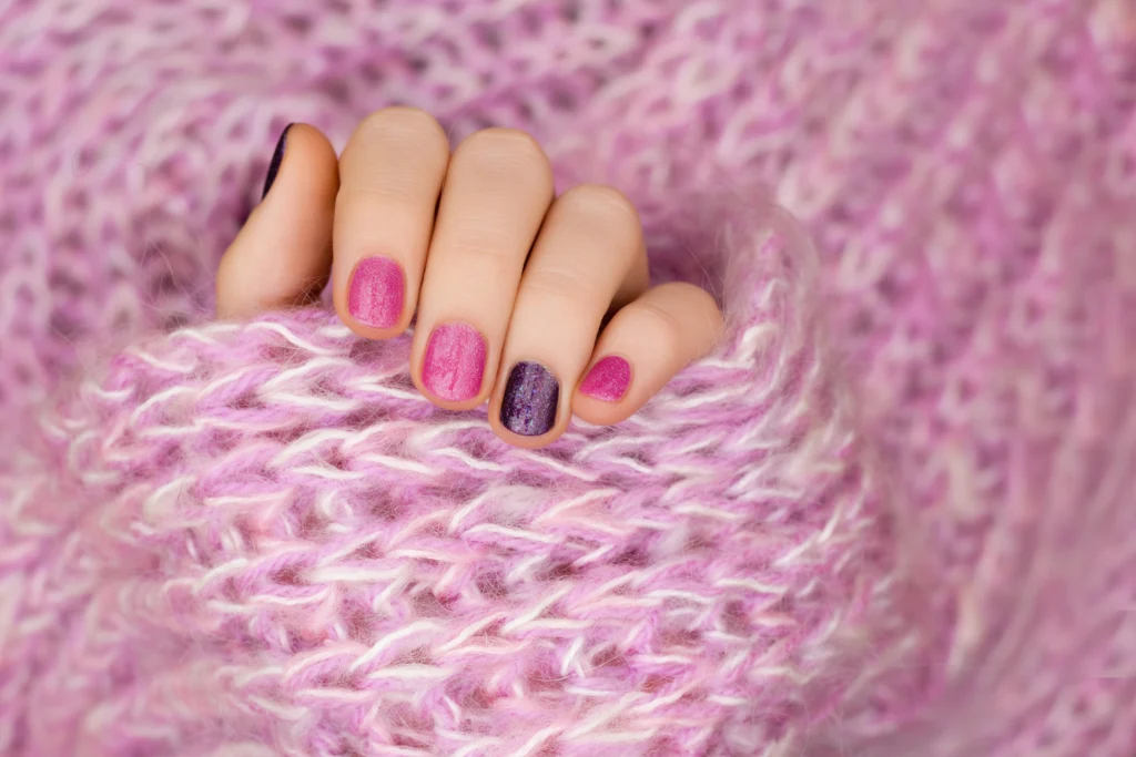 Paznokcie żelowe czy hybrydowe na naturalne paznokcie.